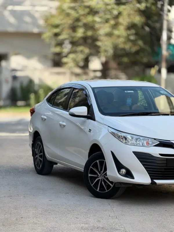 toyota-yaris-2022-big-1