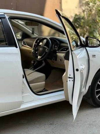 toyota-yaris-2022-big-7