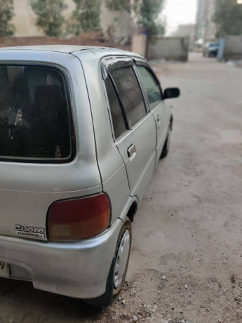 daihatsu-cuore-2001-big-6
