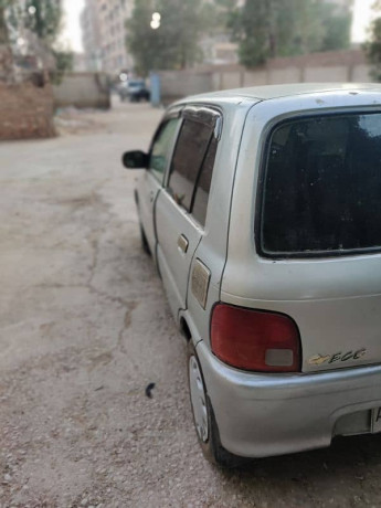 daihatsu-cuore-2001-big-7