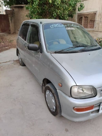 daihatsu-cuore-2001-big-9