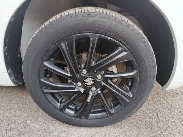 suzuki-swift-2022-glx-cvt-big-14
