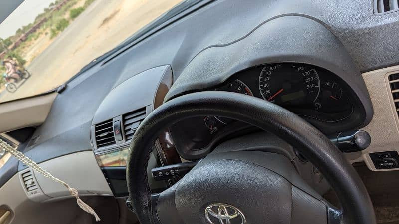 toyota-corolla-xli-2014-big-2