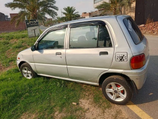 daihatsu-cuore-2000