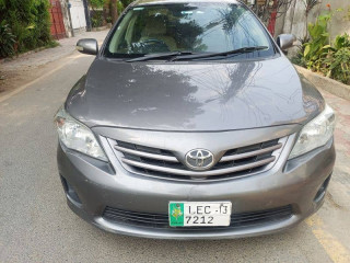 toyota-corolla-gli-2013