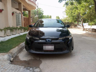 toyota-corolla-hybrid-2021-2023