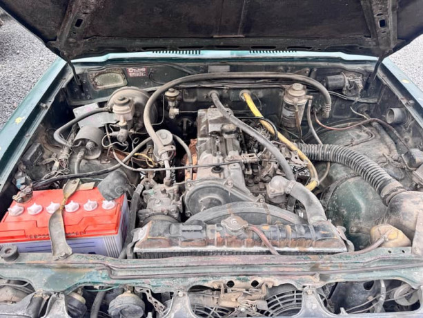 toyota-hilux-1981-big-3