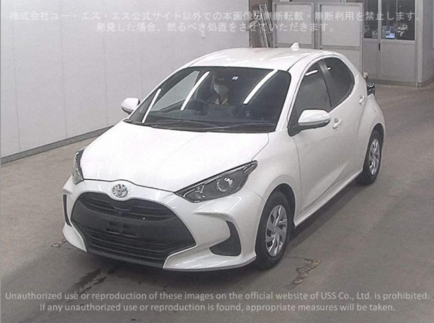 toyota-yaris-hatchback-g-10-big-2