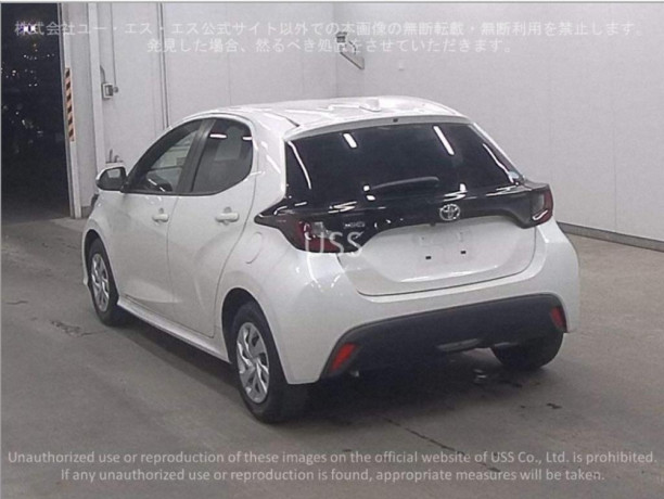 toyota-yaris-hatchback-g-10-big-3