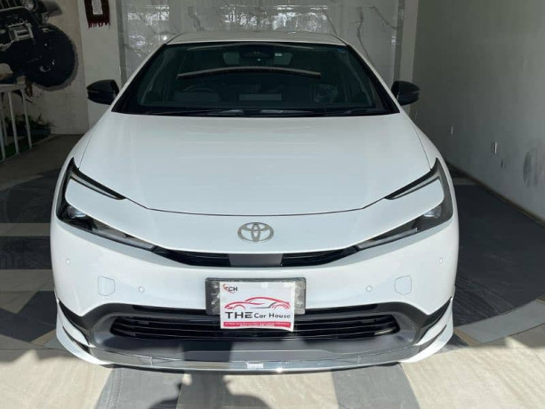 toyota-prius-2023-big-0