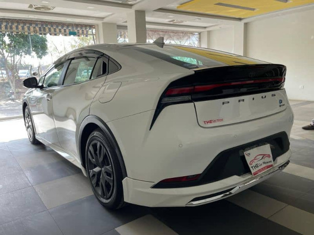 toyota-prius-2023-big-2