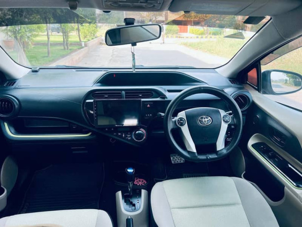 toyota-aqua-s-led-soft-leather-selection-2013-big-6