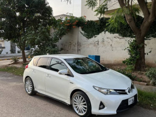 toyota-grandy-hyrbid