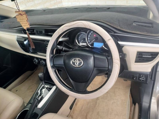 toyota-corolla-altis-2016-big-6