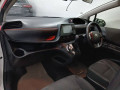 toyota-sienta-20192024-small-3