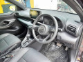 toyota-yaris-20202024-small-9