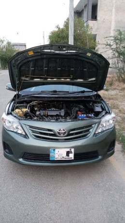 toyota-corolla-gli-2011-big-0