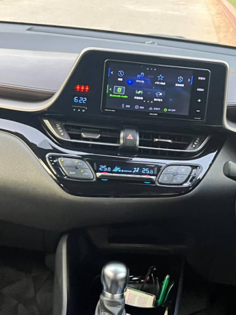 toyota-c-hr-2022-big-12