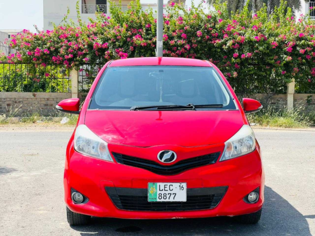 toyota-vitz-f-10-big-0
