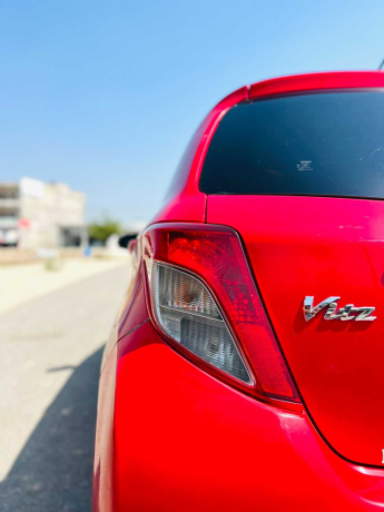 toyota-vitz-f-10-big-5