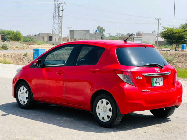 toyota-vitz-f-10-big-6