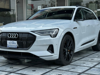 audi-e-tron-55-quattro-2022