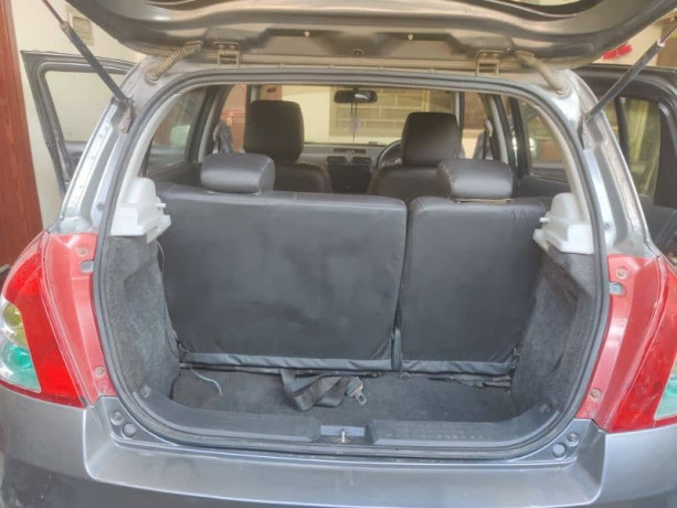suzuki-swift-2011-big-11