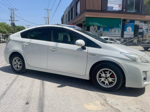 toyota-prius-2009-big-2