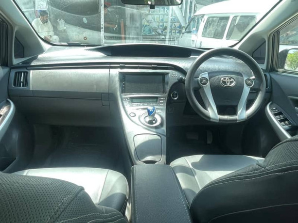 toyota-prius-2009-big-8
