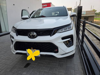 toyota-fortuner-gr-s-2023