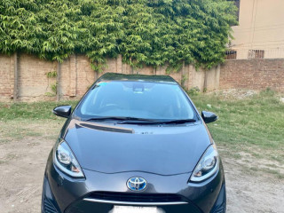 toyota-aqua-s