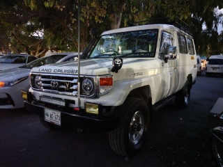 toyota-land-cruiser-1988