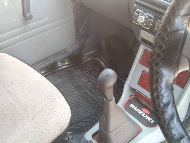 suzuki-mehran-vxr-2010-big-12