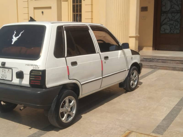 suzuki-mehran-vxr-2010-big-6
