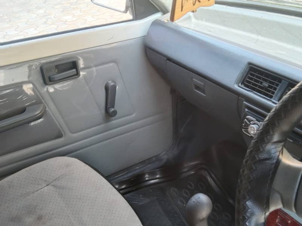 suzuki-mehran-vxr-2010-big-9