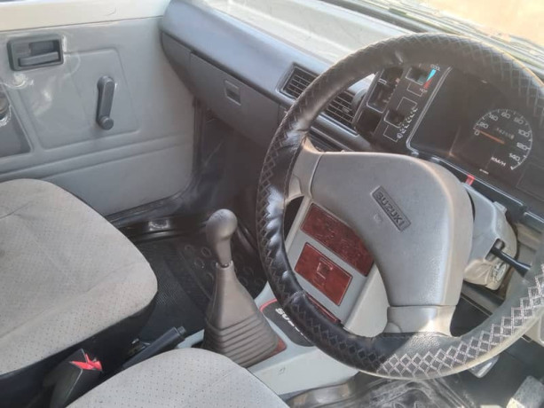 suzuki-mehran-vxr-2010-big-8