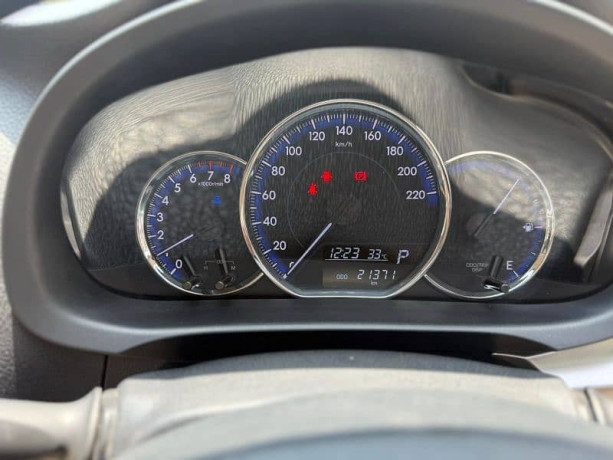 toyota-yaris-13-vvt-i-2022-automatic-big-3