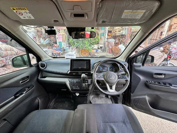 mitsubishi-ek-x-2019-big-2