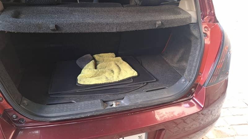 suzuki-swift-dlx-automatic-13-big-2