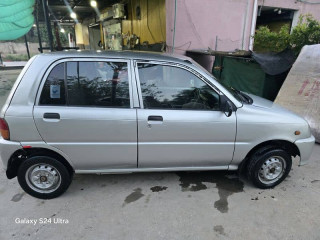 daihatsu-cuore-2005