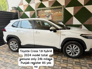 toyota-corolla-cross-hev-2024