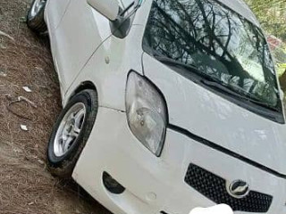 toyota-vitz-2006