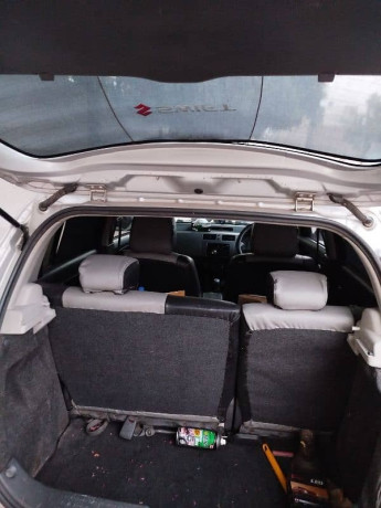 suzuki-swift-2011-big-5