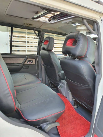 mitsubishi-pajero-1996-big-6