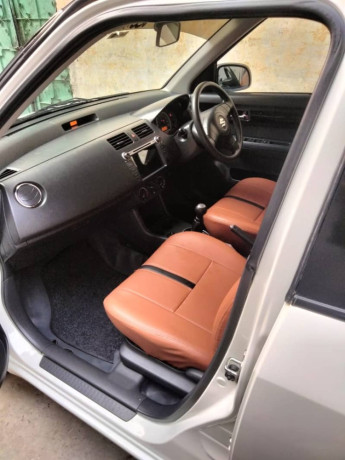 suzuki-swift-13-dlx-2021-big-14