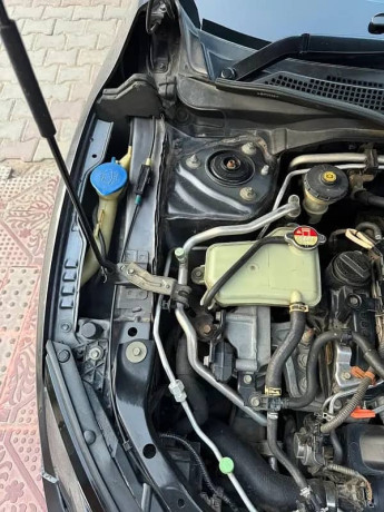 honda-civic-turbo-15-2016-big-2