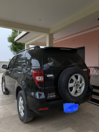 daihatsu-terios-44-7-seater-jeep-type-car-big-2