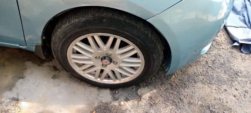 toyota-vitz-20062012-big-10
