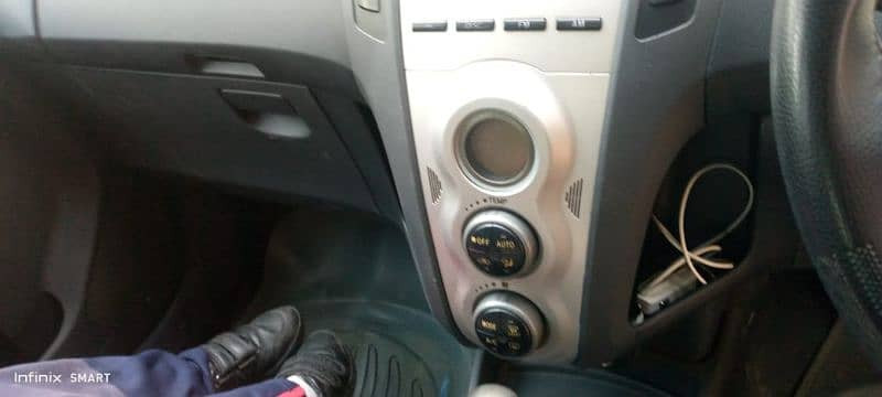 toyota-vitz-20062012-big-3