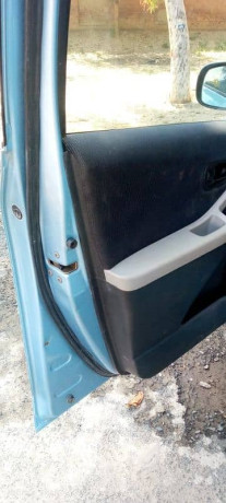 toyota-vitz-20062012-big-12